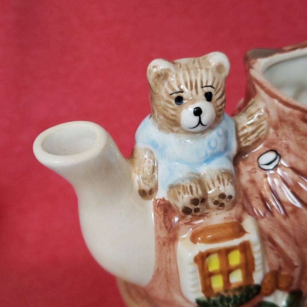 Small Vintage Ceramic Shoe Teapot Tea Pot with Bears - Picture 5 of 8